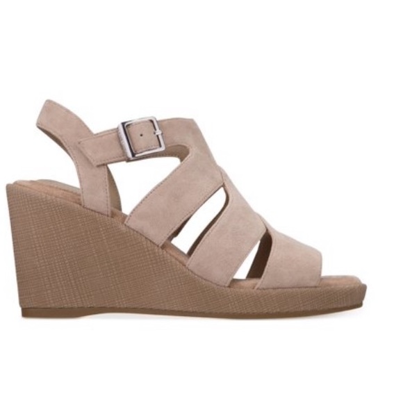 Ash Grey Peep Toe Platform Wedge Sandal - Picture 4 of 5